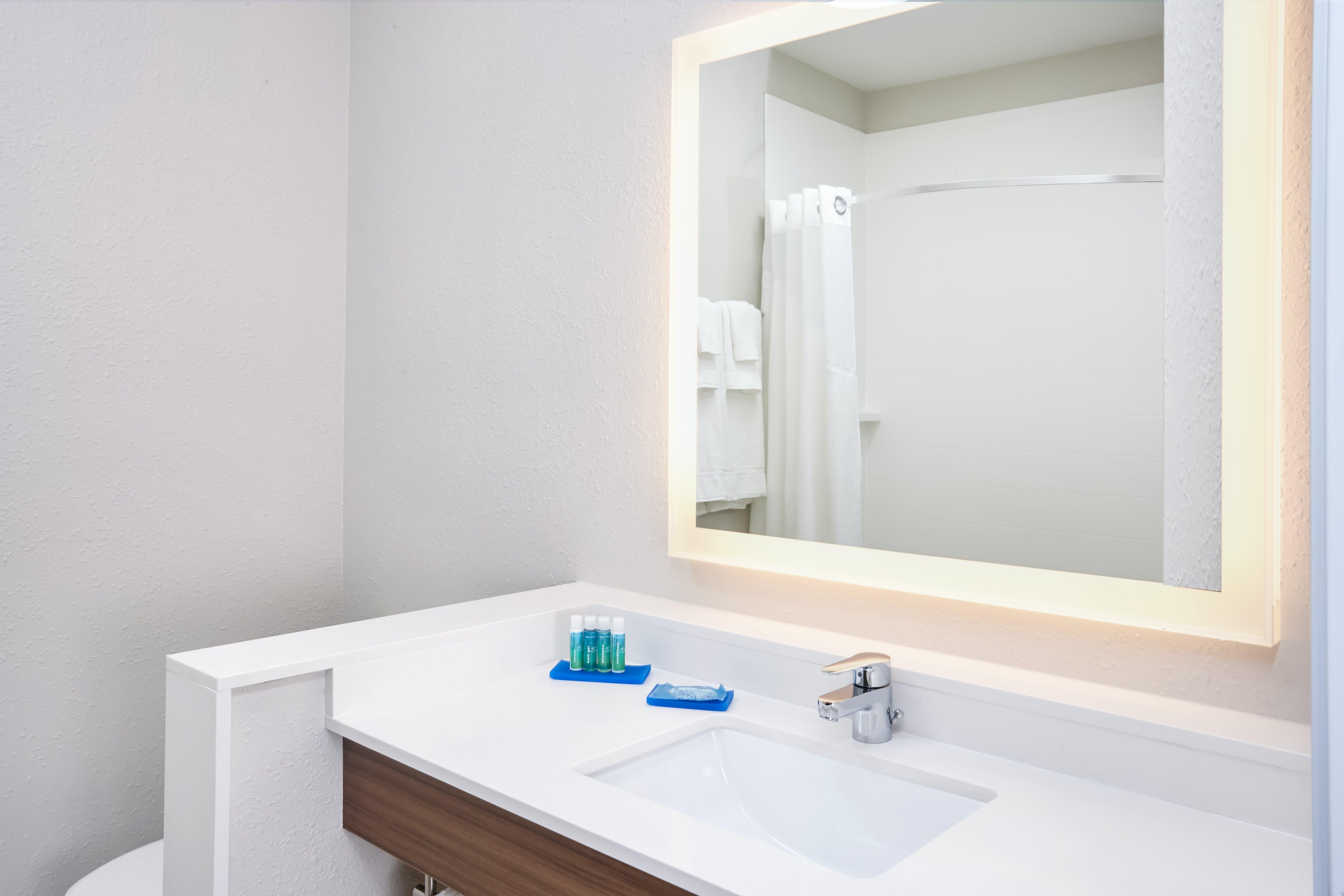 Holiday Inn Express & Suites Chicago North Shore - Niles By Ihg Bagian luar foto