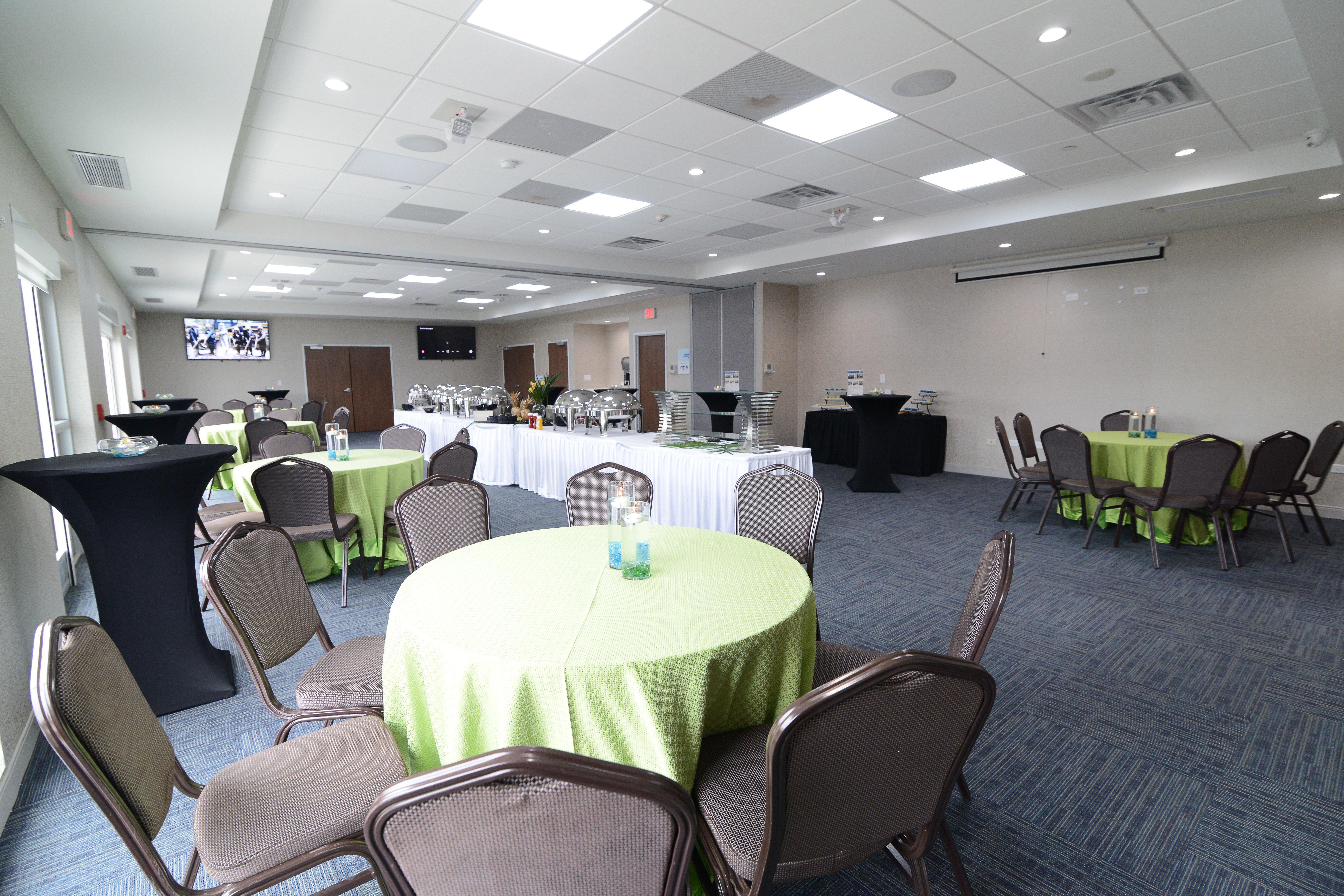 Holiday Inn Express & Suites Chicago North Shore - Niles By Ihg Bagian luar foto