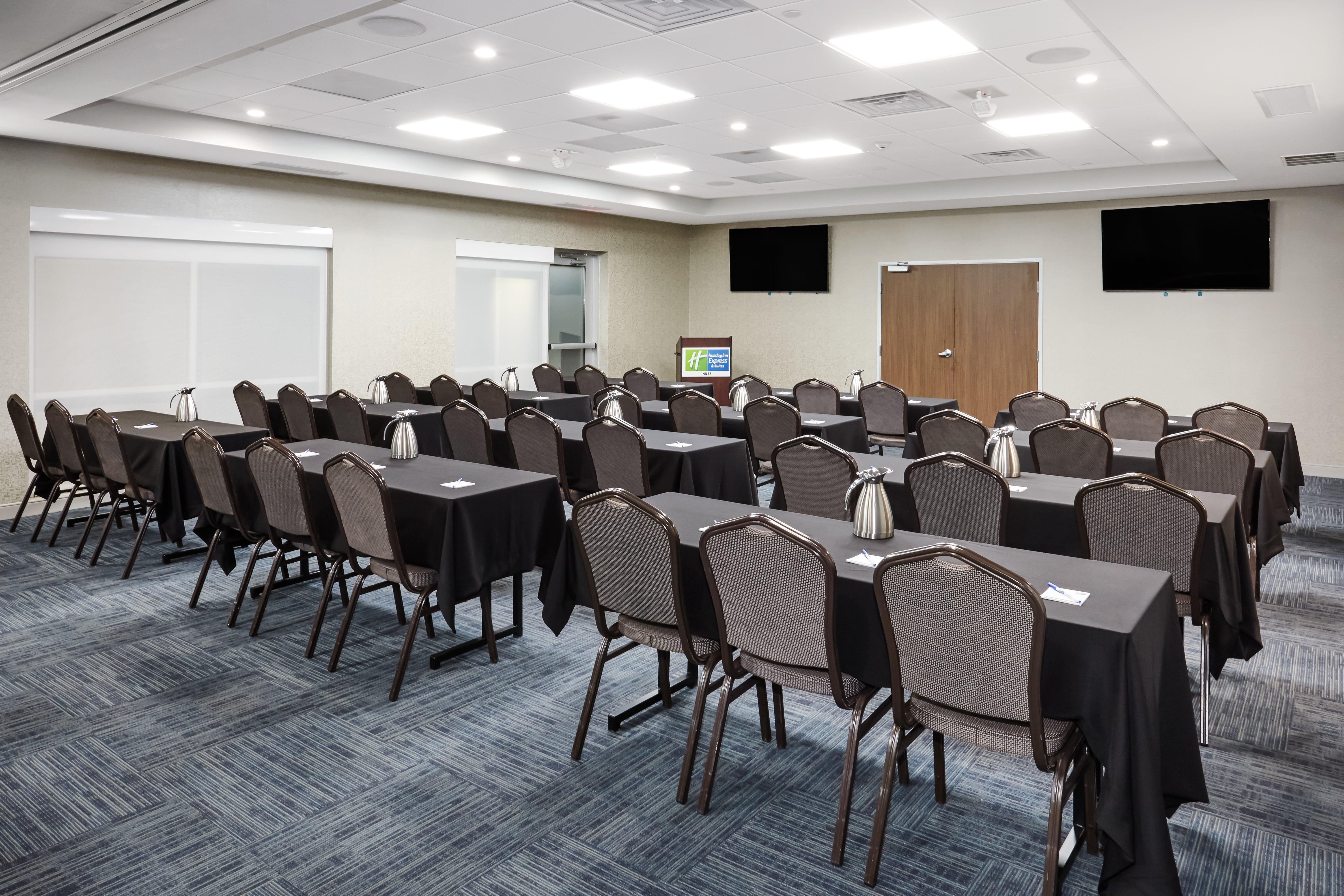 Holiday Inn Express & Suites Chicago North Shore - Niles By Ihg Bagian luar foto