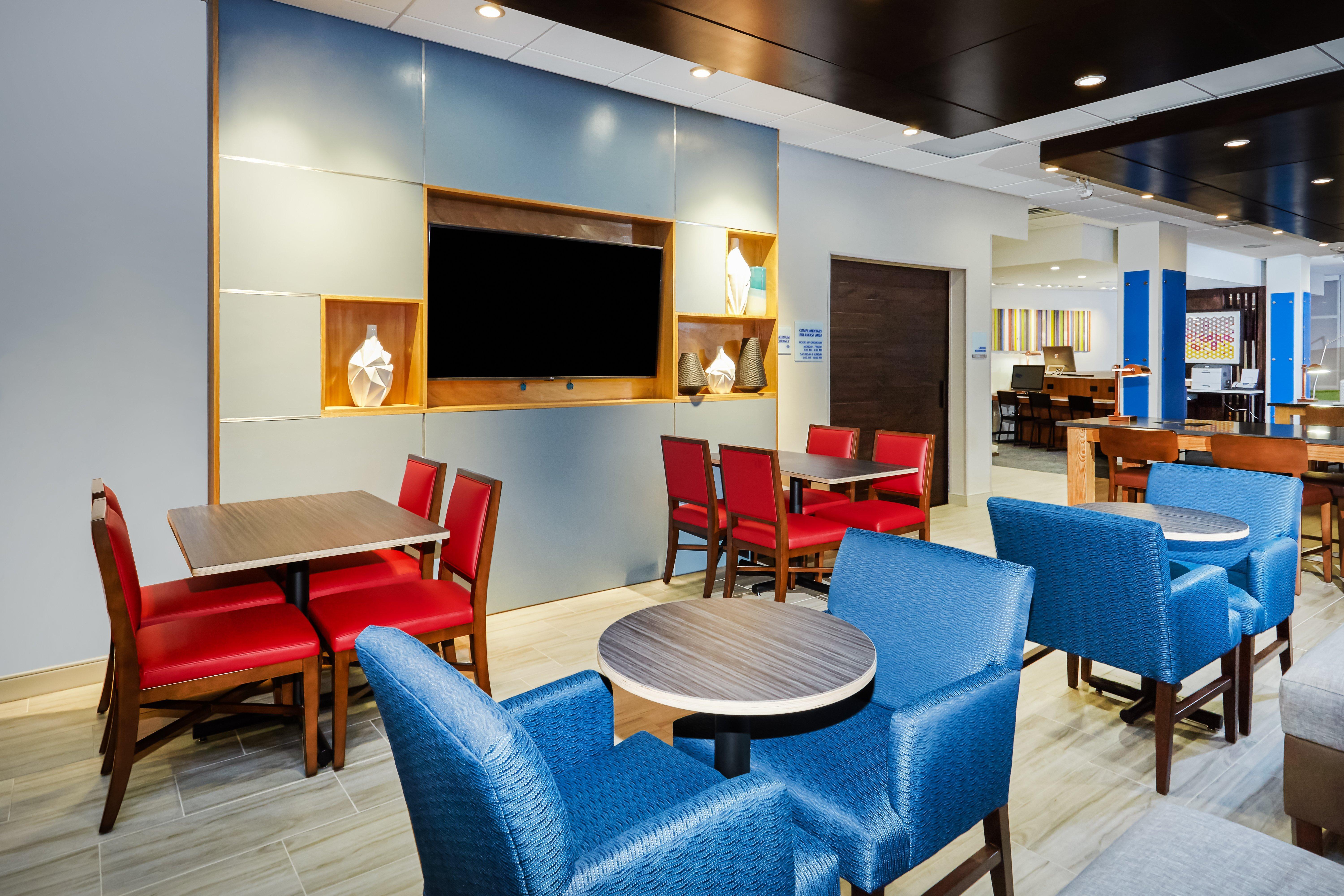 Holiday Inn Express & Suites Chicago North Shore - Niles By Ihg Bagian luar foto