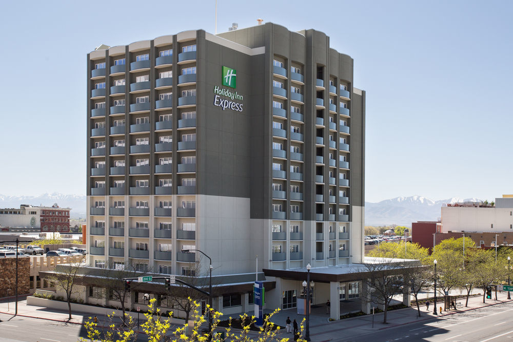 Holiday Inn Express & Suites Chicago North Shore - Niles By Ihg Bagian luar foto