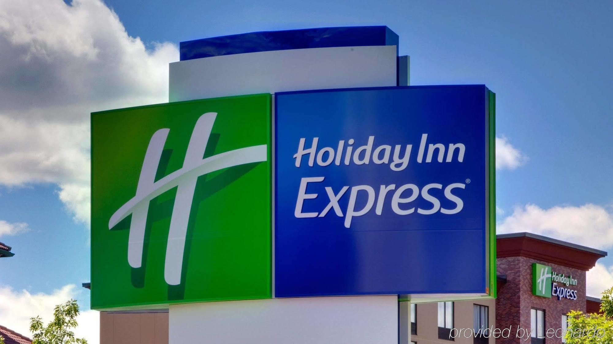 Holiday Inn Express & Suites Chicago North Shore - Niles By Ihg Bagian luar foto