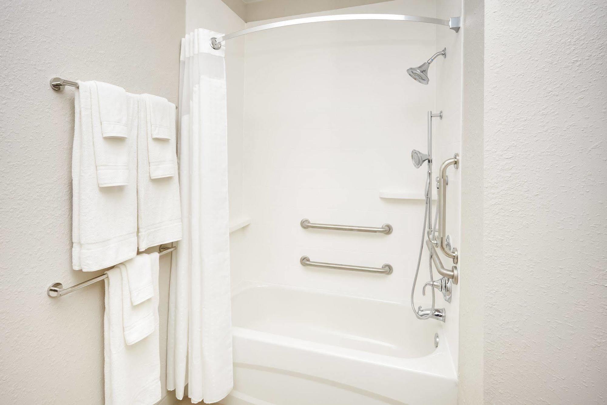 Holiday Inn Express & Suites Chicago North Shore - Niles By Ihg Bagian luar foto