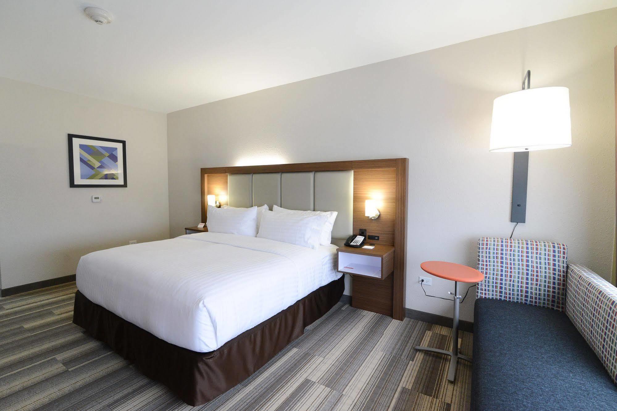 Holiday Inn Express & Suites Chicago North Shore - Niles By Ihg Bagian luar foto