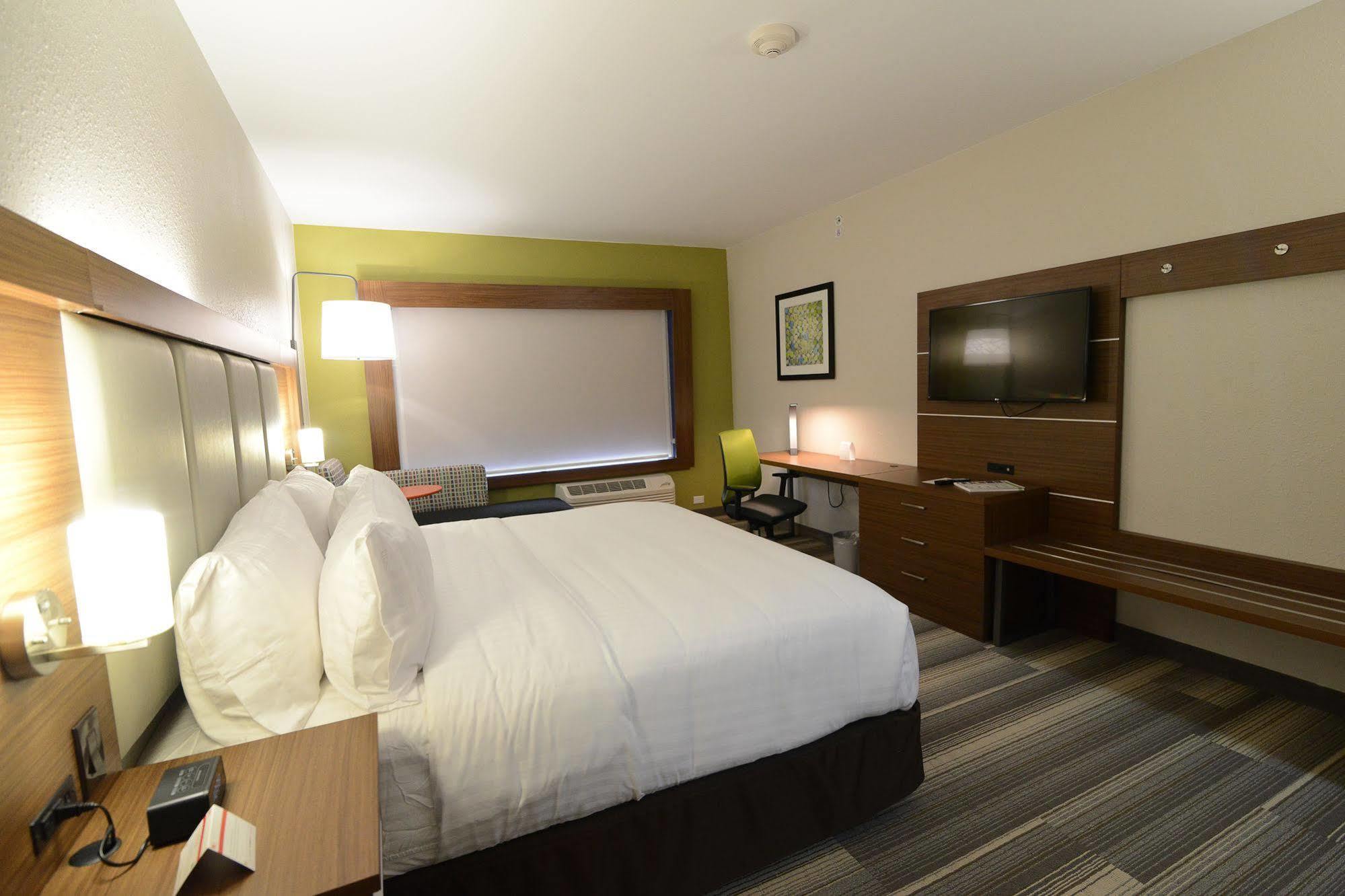 Holiday Inn Express & Suites Chicago North Shore - Niles By Ihg Bagian luar foto